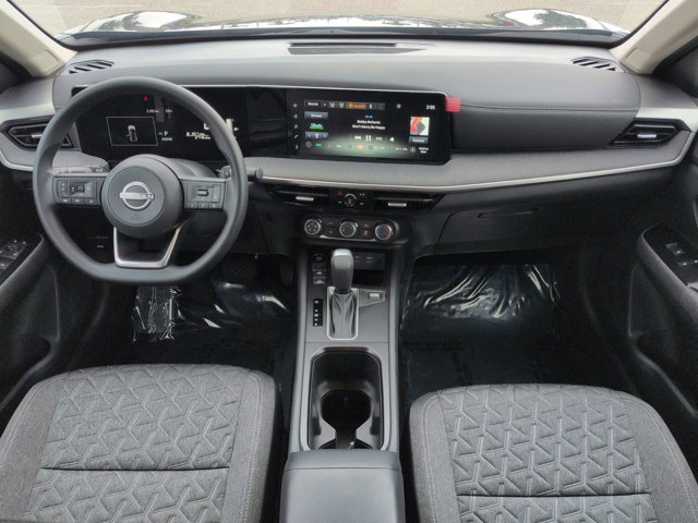 Used 2025 Nissan Kicks SV FWD image 11
