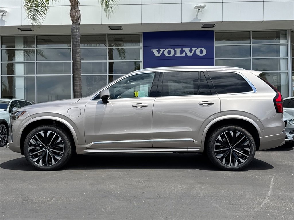 New 2026 Volvo XC90 T8 Plus image 2