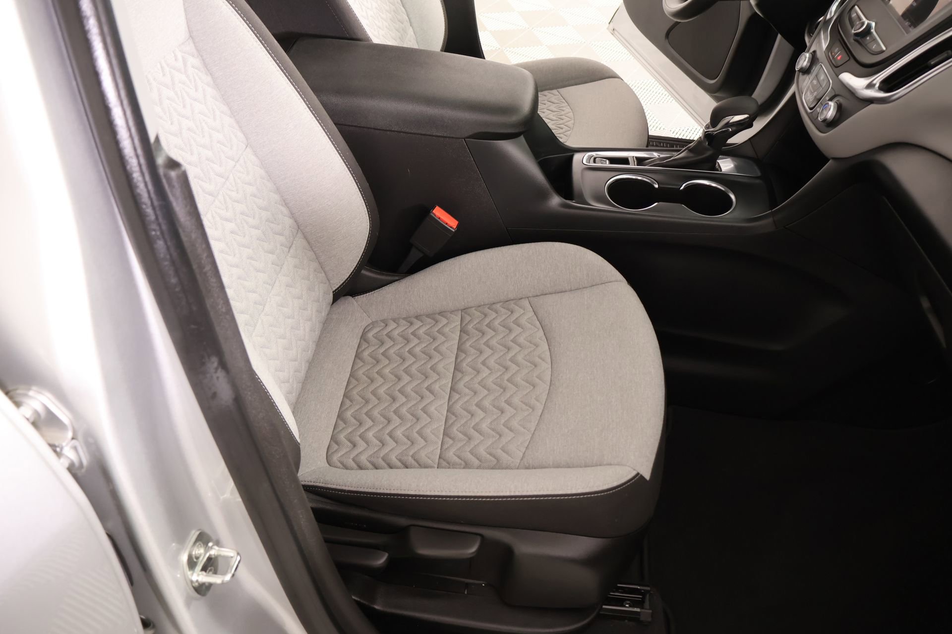 Used 2022 Chevrolet Equinox LT FWD image 12