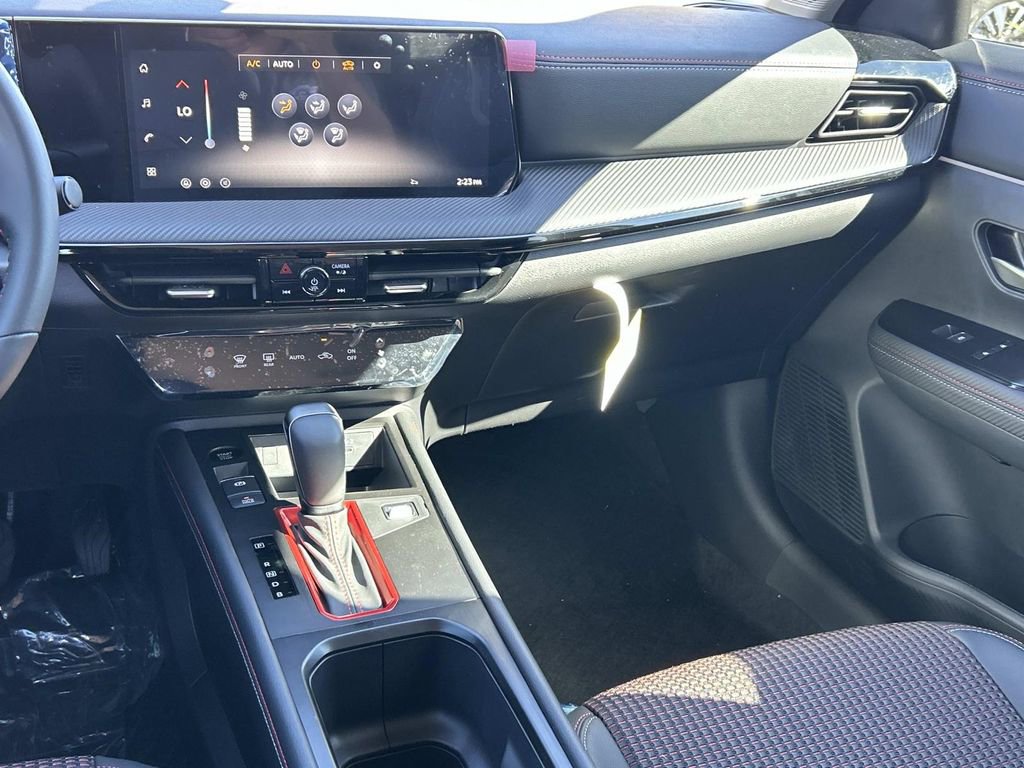 New 2026 Nissan Kicks SR w/ Illumination Package FWD image 22