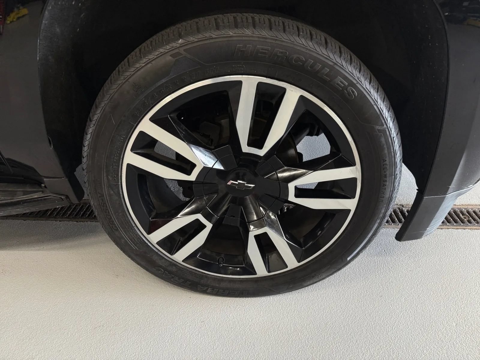 Used 2020 Chevrolet Suburban Premier AWD/4WD image 39