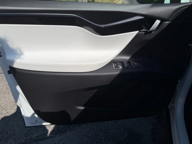 Used 2020 Tesla Model X Long Range AWD/4WD image 11