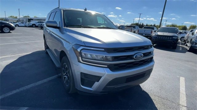 Used 2022 Ford Expedition XLT image 4