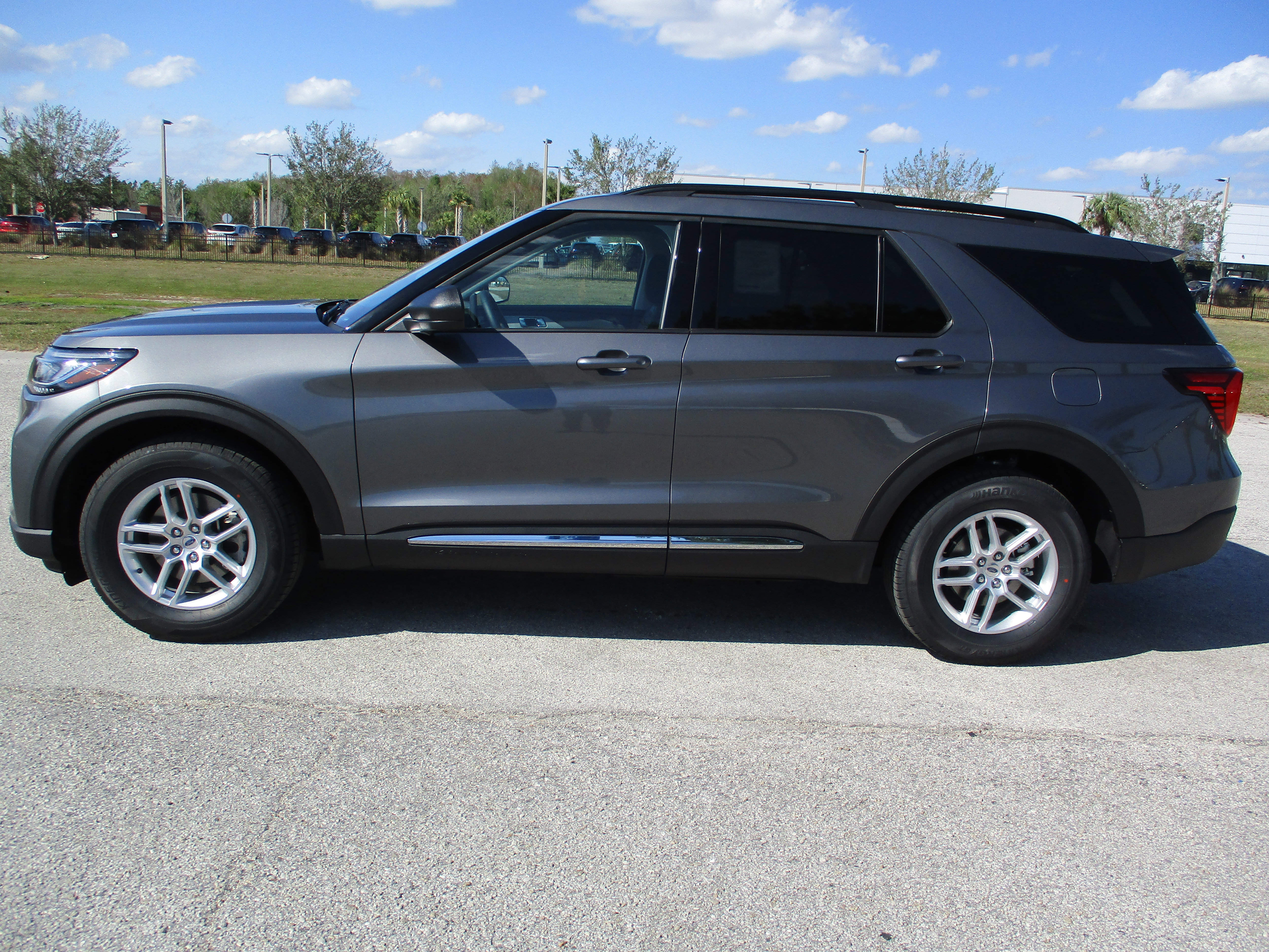 New 2025 Ford Explorer Active w/ Active Comfort Package image 4