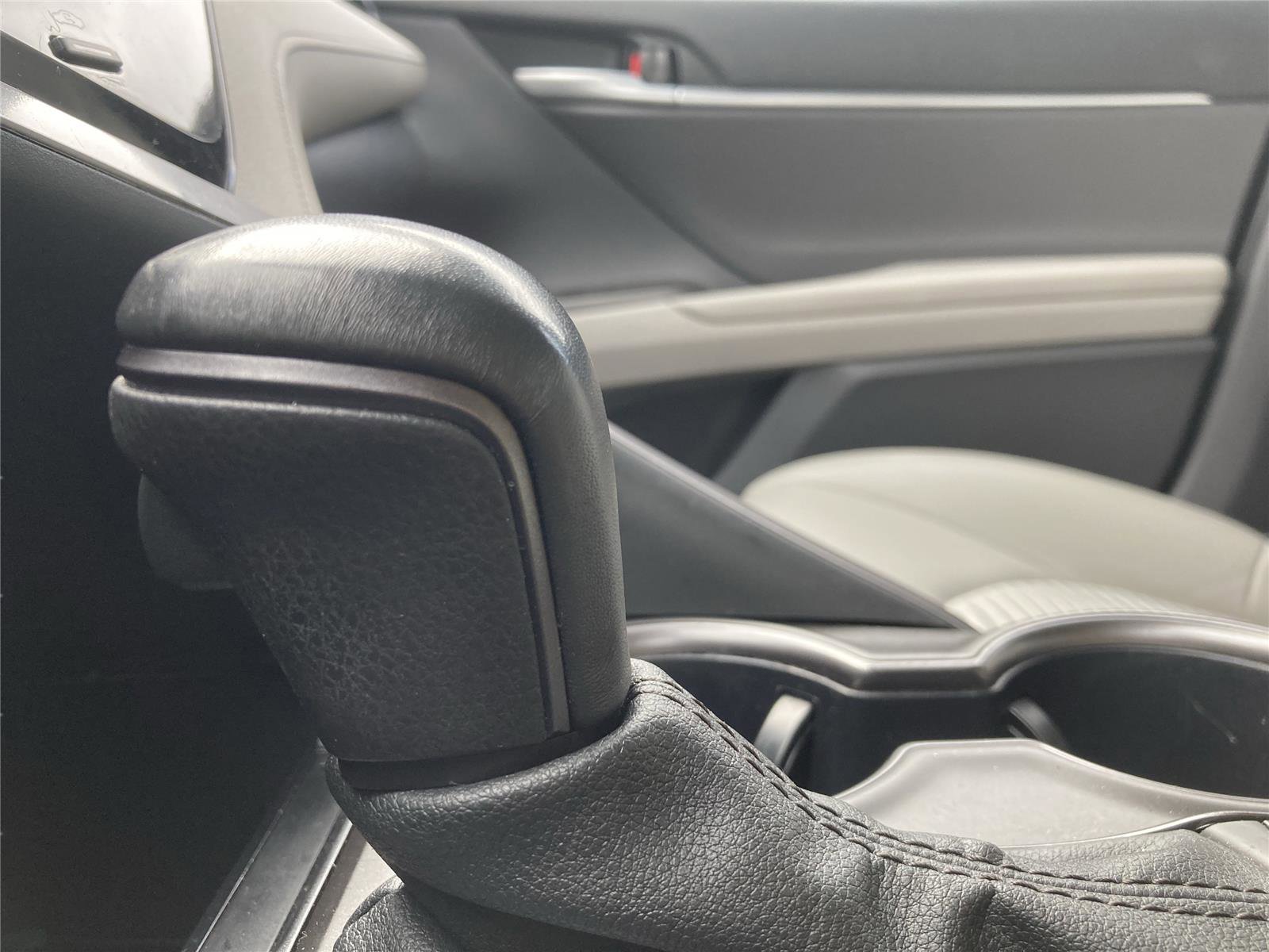 Used 2024 Toyota Camry SE image 18