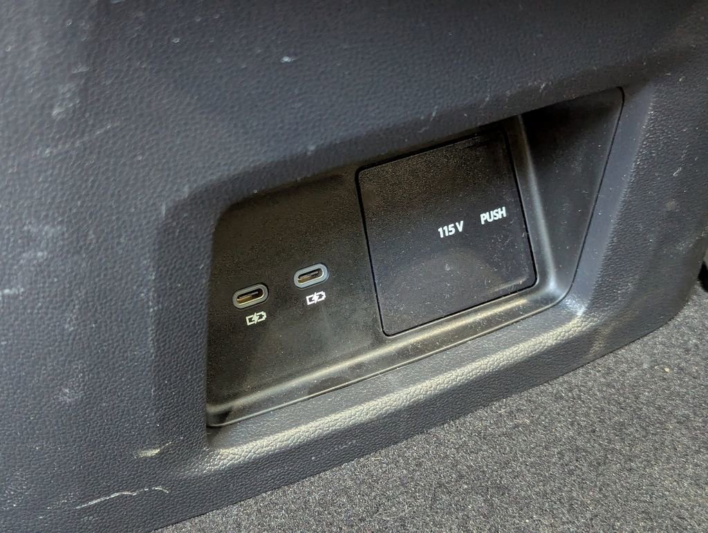 Used 2025 Volkswagen Atlas SE w/ Panoramic Sunroof Package AWD/4WD image 26