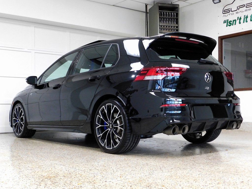 Used 2025 Volkswagen Golf 2.0T image 6