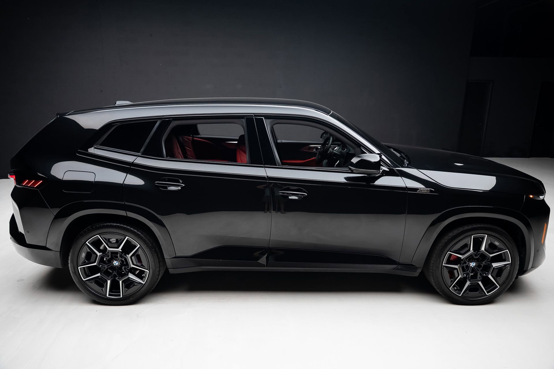 Used 2023 BMW XM w/ M Driver's Package image 37