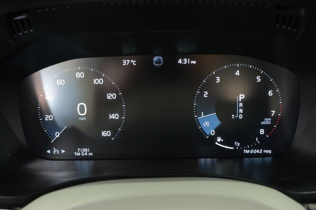 Used 2021 Volvo XC60 T5 Momentum w/ Protection Package Premier FWD image 17