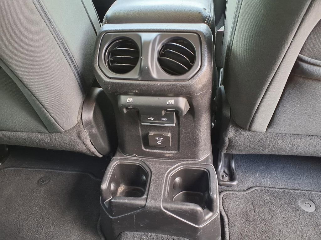 Used 2018 Jeep Wrangler Unlimited Sahara w/ Dual Top Group AWD/4WD image 17