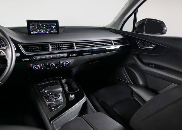 Used 2018 Audi Q7 3.0T Premium Plus w/ Premium Plus Package image 17