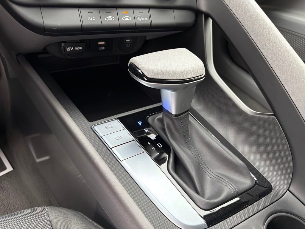 Used 2026 Hyundai Elantra SE w/ Cargo Package image 21