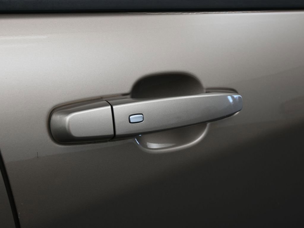 Used 2019 Chevrolet Equinox LS image 35