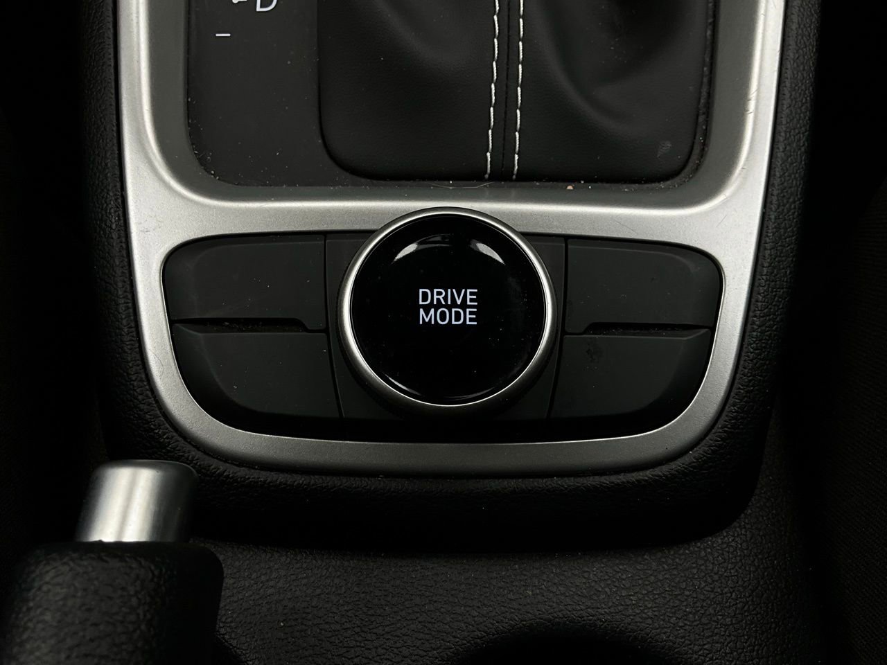 Used 2025 Hyundai Venue SEL image 23