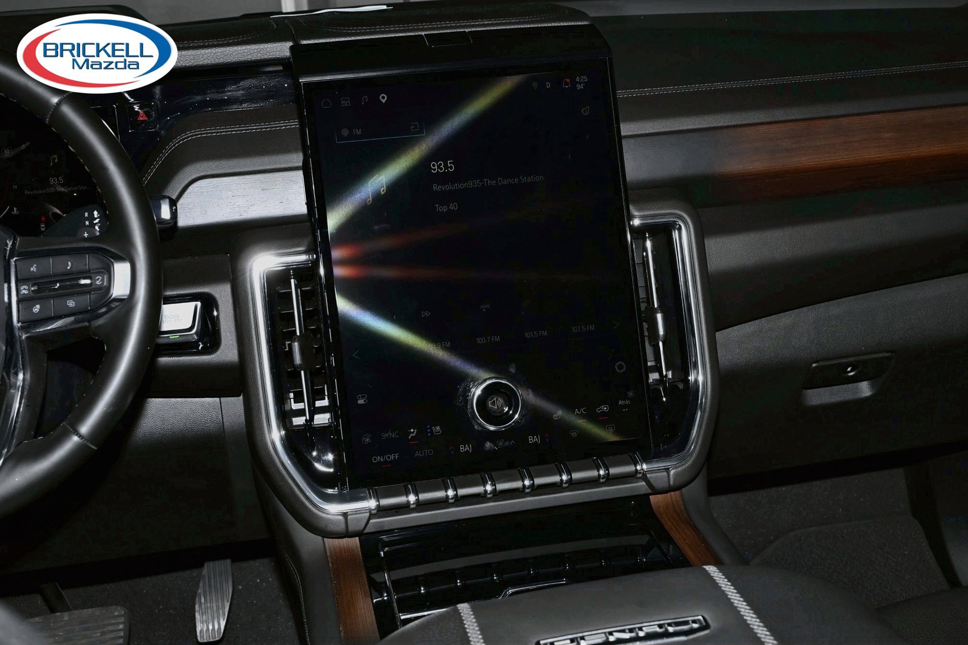 Used 2025 GMC Yukon Denali AWD/4WD image 28