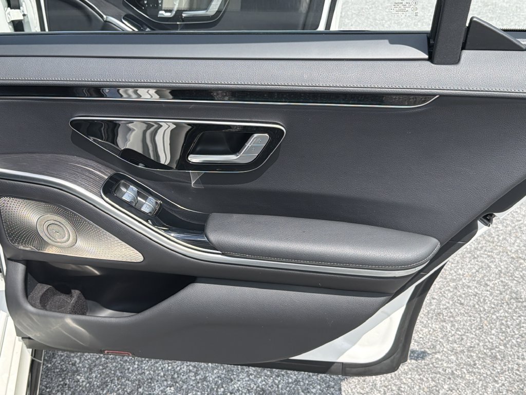 Certified 2023 Mercedes-Benz S 500 4MATIC w/ AMG Line image 17