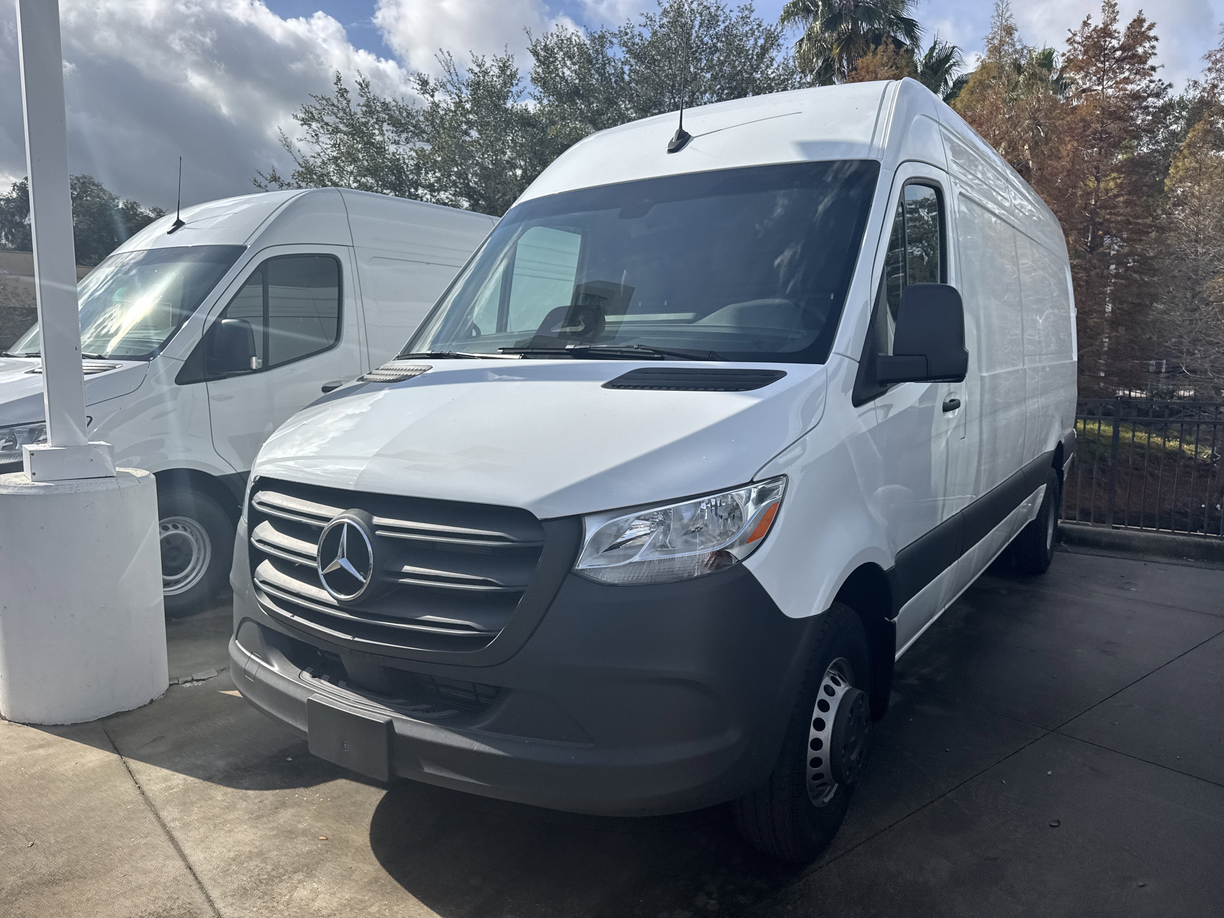 Used 2025 Mercedes-Benz Sprinter 3500 image 4