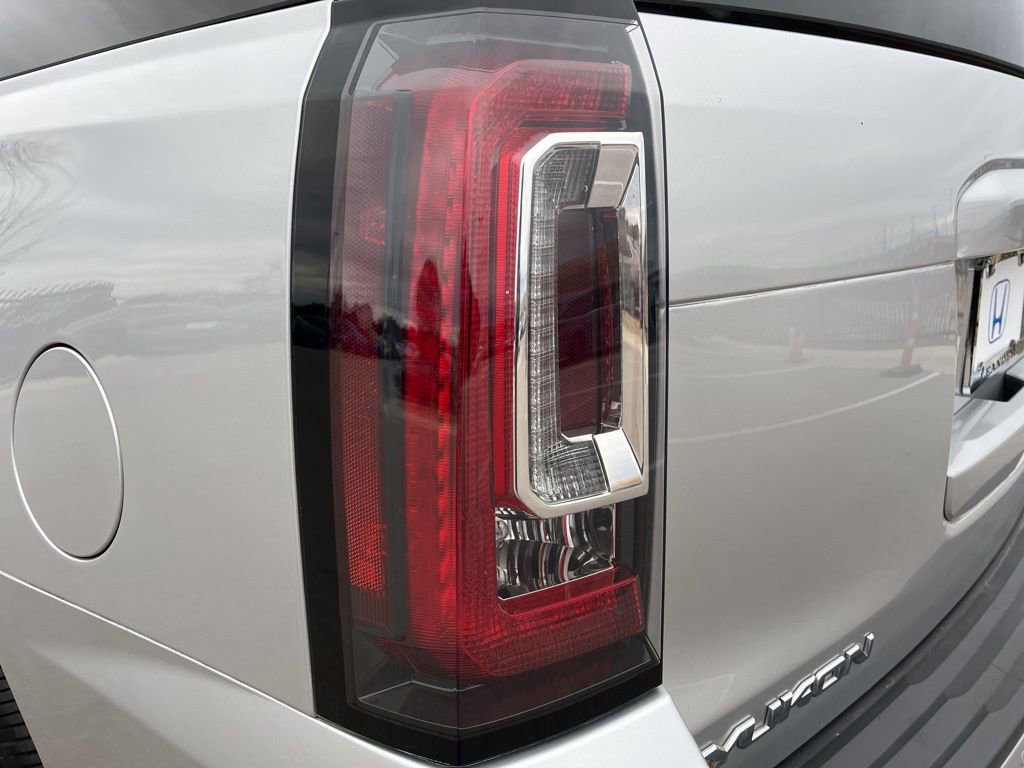 Used 2020 GMC Yukon SLT w/ Premium Edition image 7