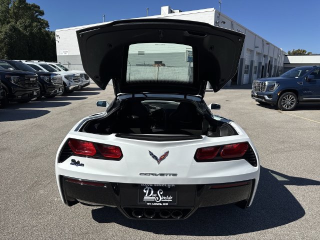 Used 2017 Chevrolet Corvette Stingray Coupe w/ 1LT RWD image 23