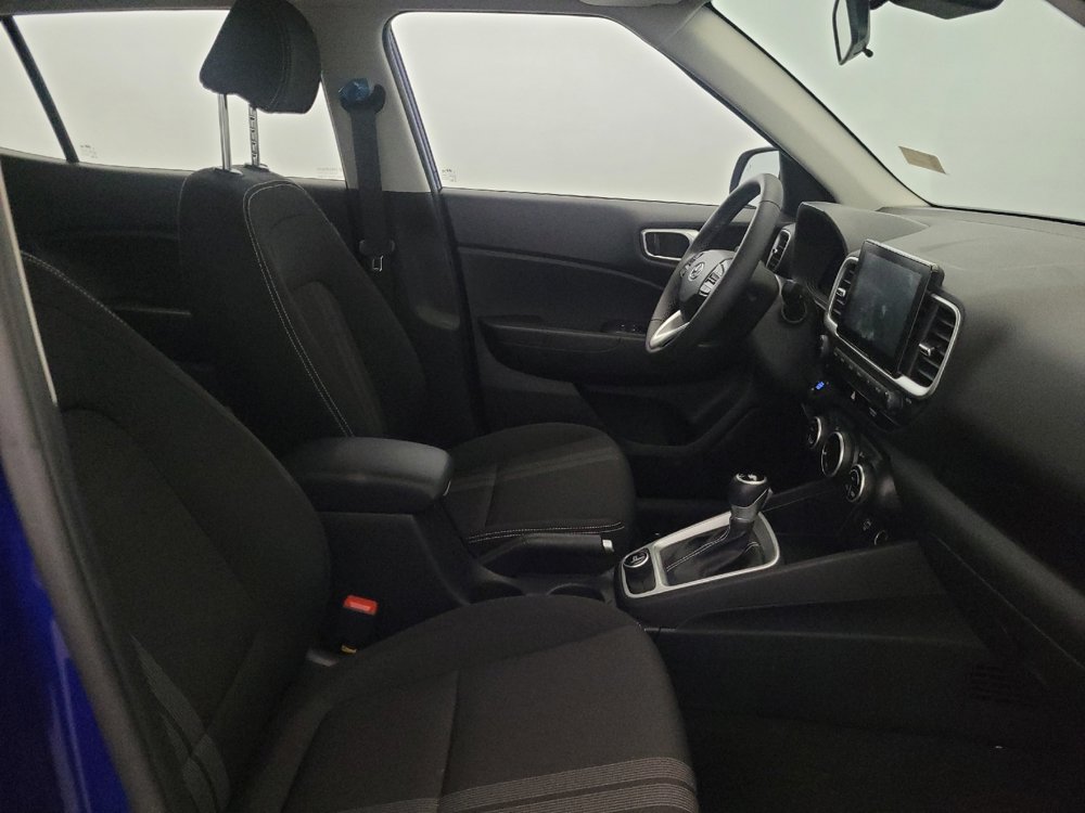 Used 2024 Hyundai Venue SEL FWD image 21