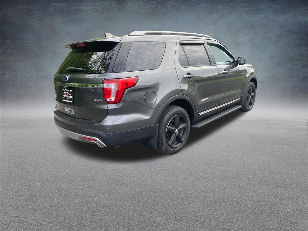 Used 2017 Ford Explorer XLT AWD/4WD image 7