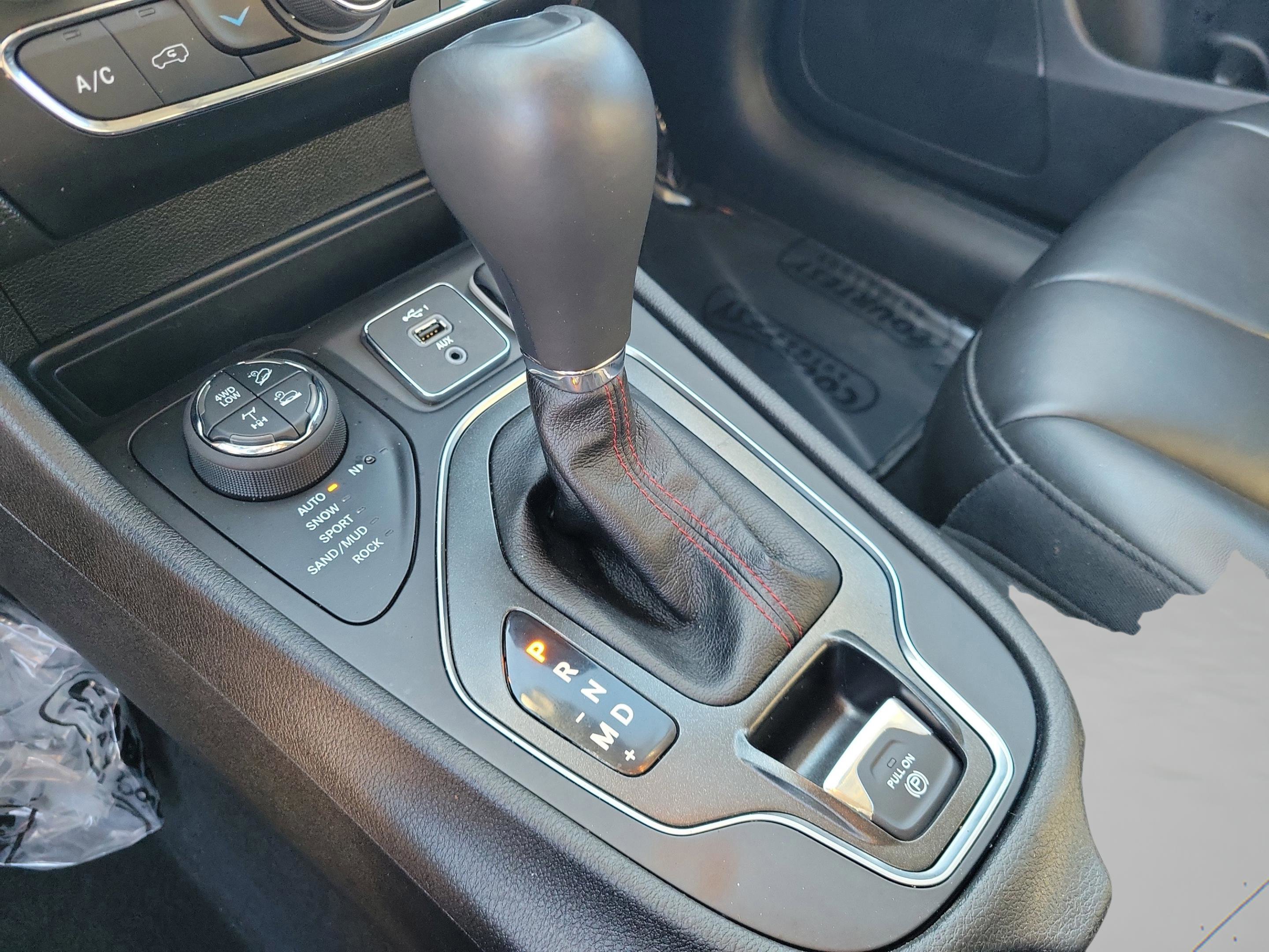 Used 2021 Jeep Cherokee Trailhawk w/ Comfort/Convenience Group image 37