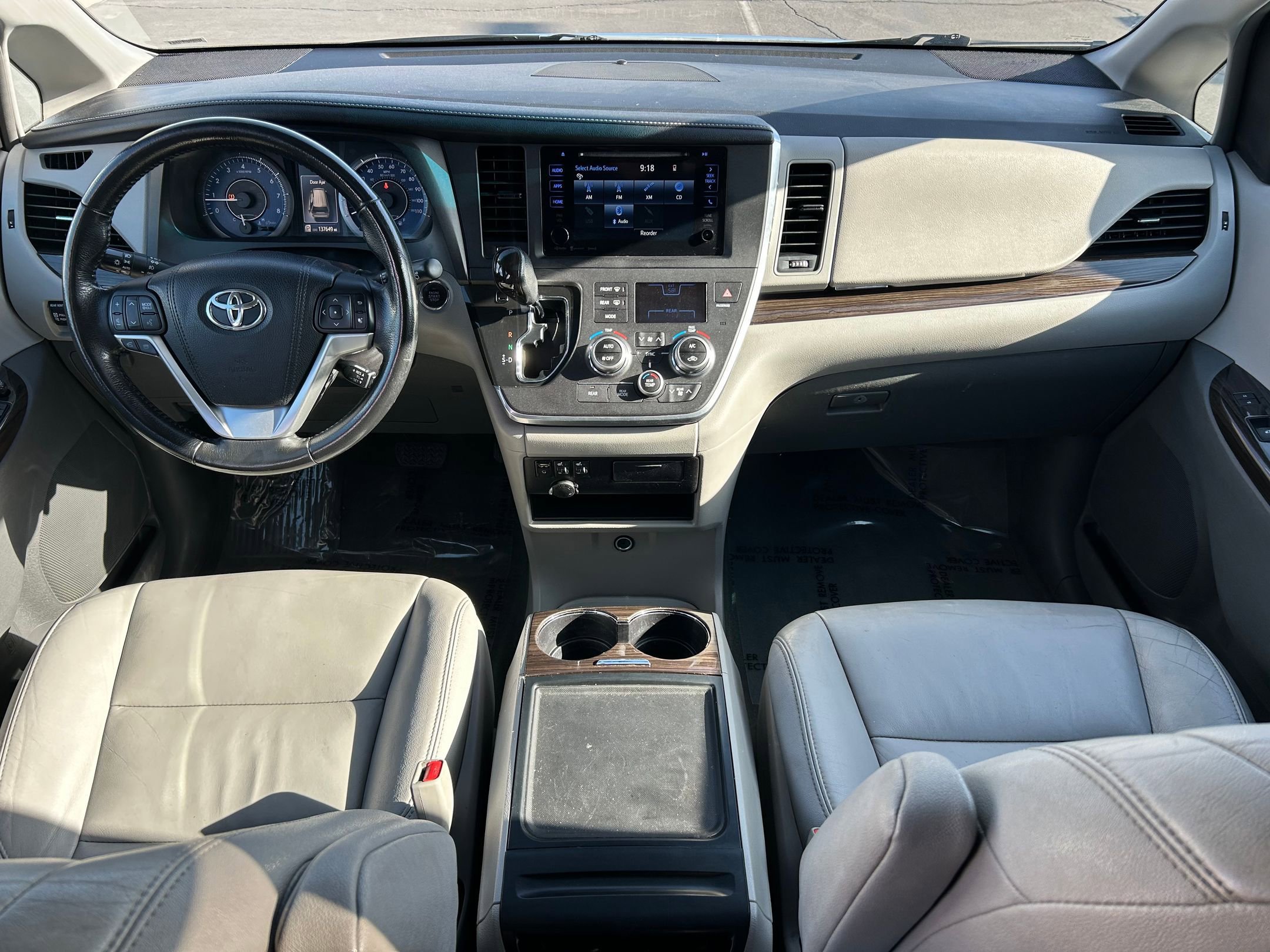 Used 2016 Toyota Sienna XLE FWD image 23