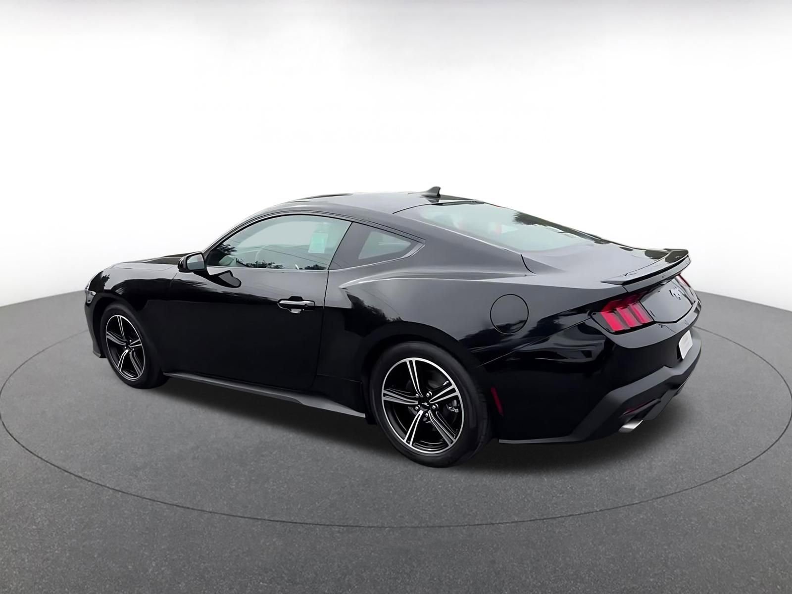 Used 2024 Ford Mustang Premium image 10