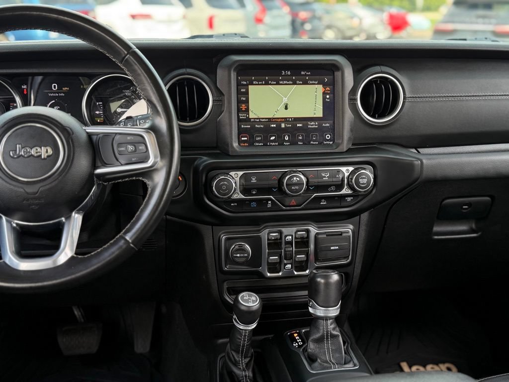 Used 2021 Jeep Wrangler Unlimited Sahara AWD/4WD image 18