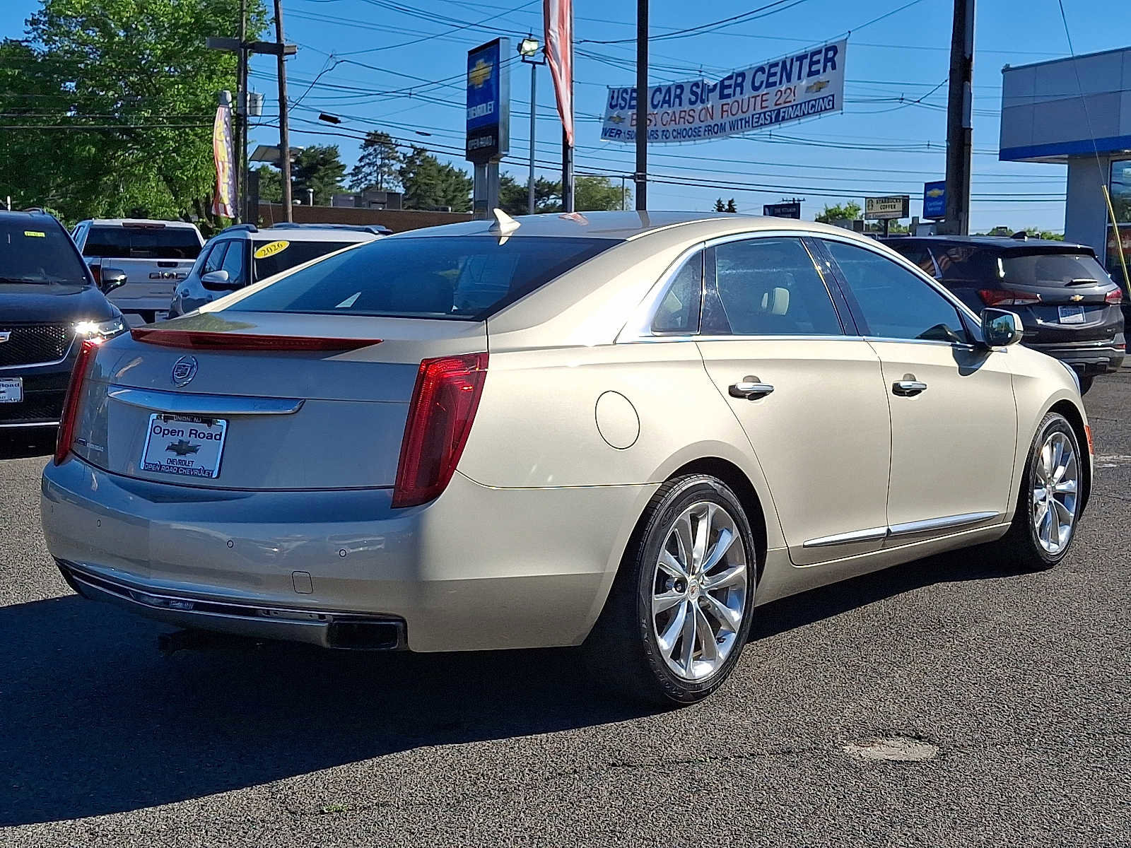 Used 2014 Cadillac XTS Luxury w/ Driver Awareness Package FWD image 7