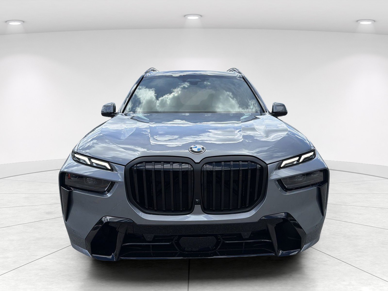 New 2027 BMW X7 xDrive40i w/ M Sport Package AWD/4WD image 2