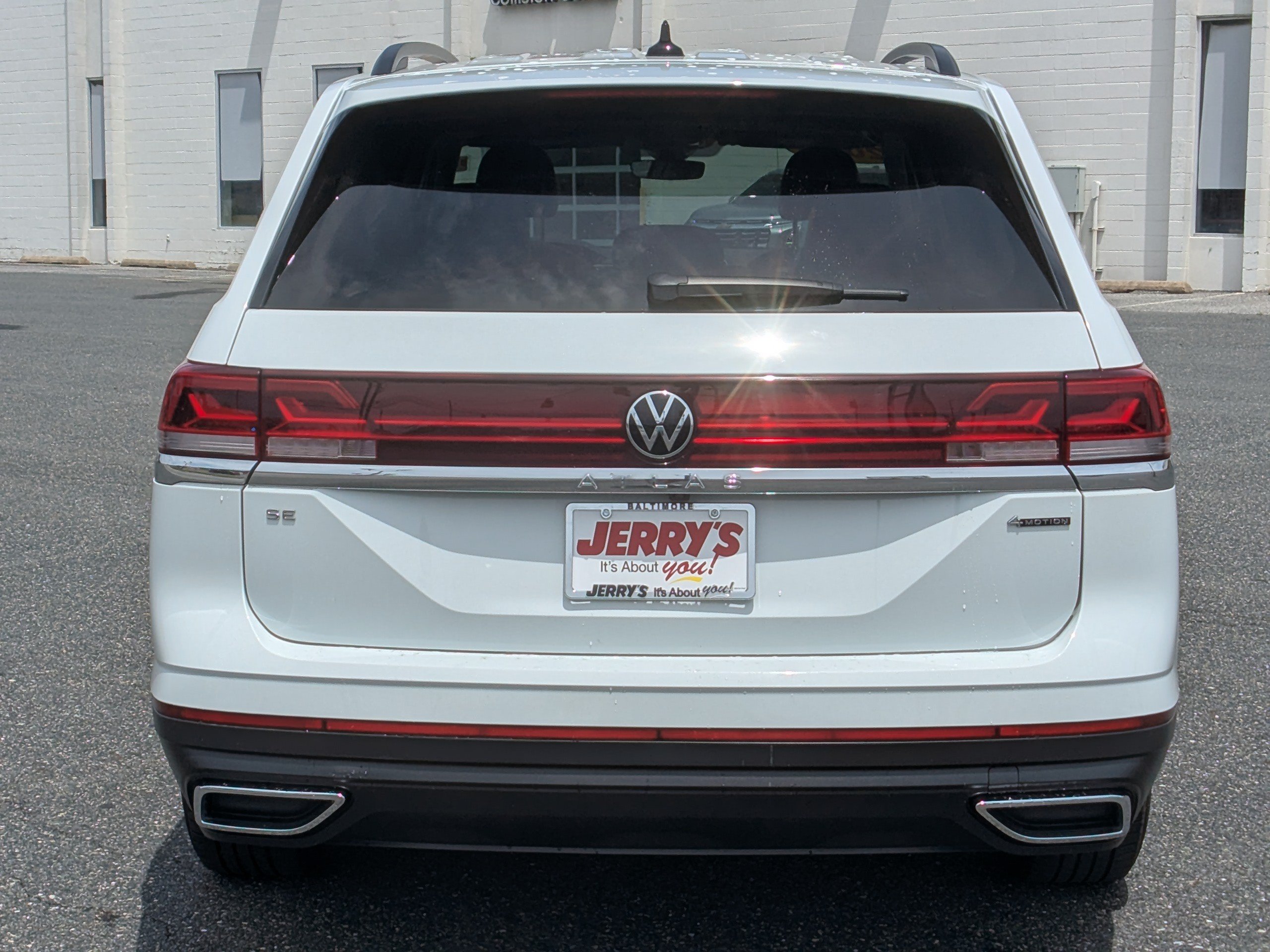 Used 2024 Volkswagen Atlas SE AWD/4WD image 7