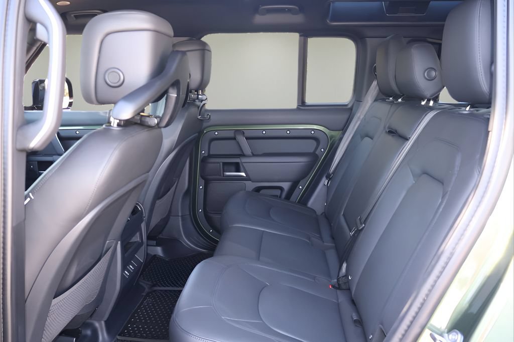 New 2026 Land Rover Defender 110 X-Dynamic SE AWD/4WD image 12