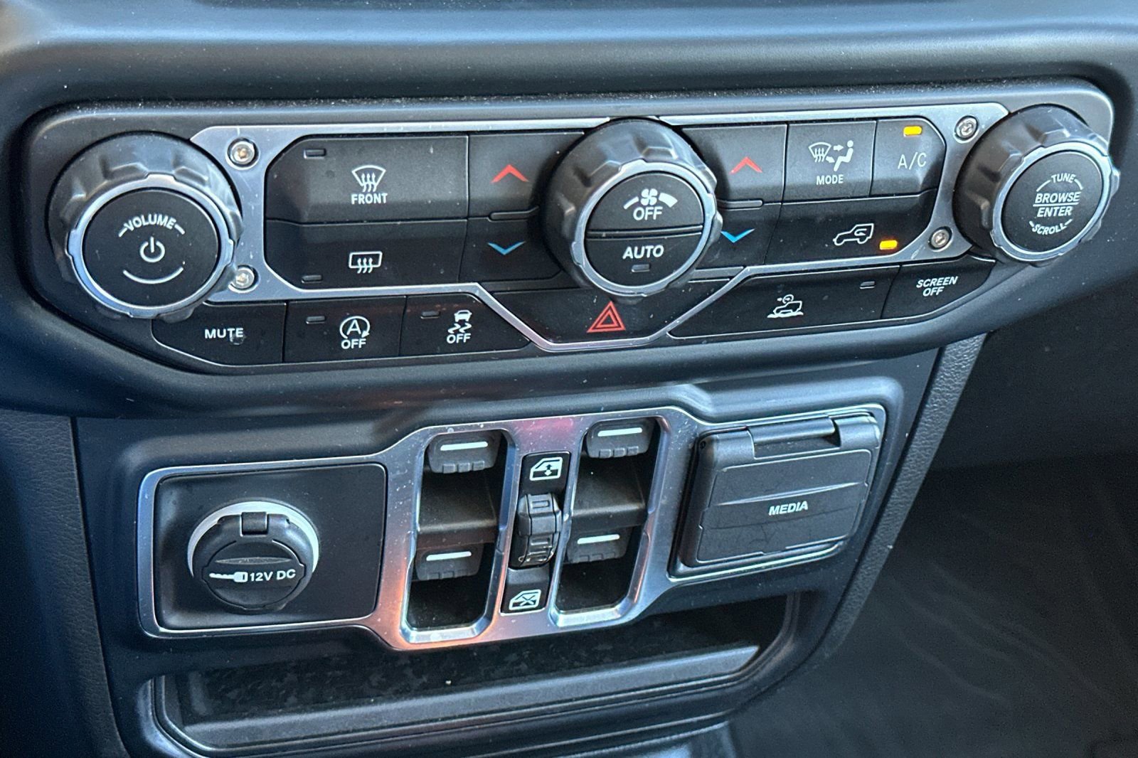 Used 2023 Jeep Gladiator Sport AWD/4WD image 20