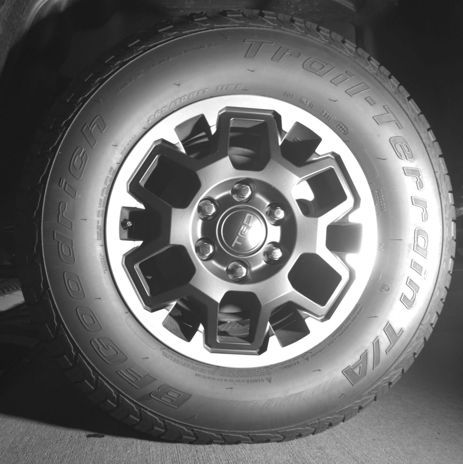 Used 2025 Toyota Tacoma TRD Off-Road AWD/4WD image 11