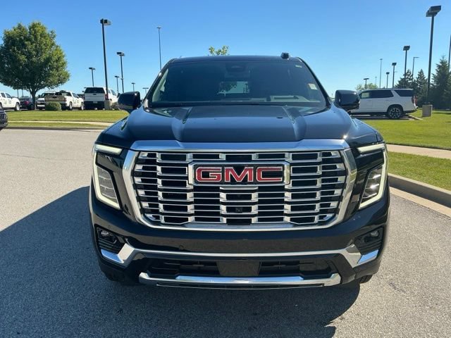 Used 2025 GMC Yukon XL Denali w/ LPO, Floor Liner Package AWD/4WD image 9