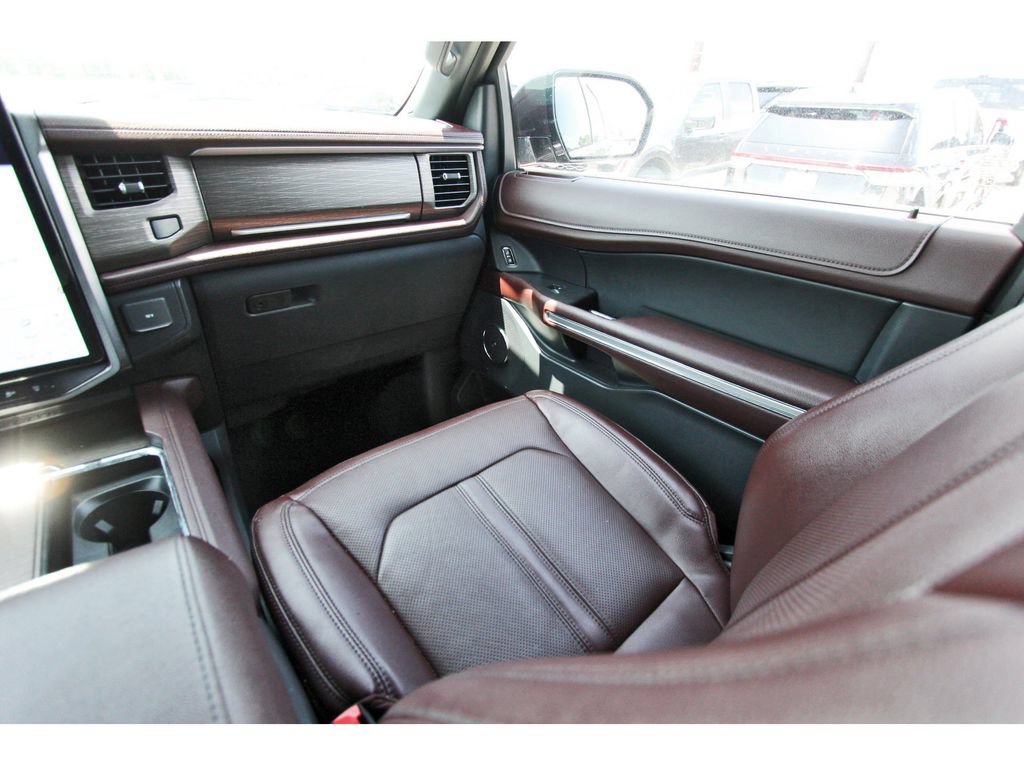 Certified 2022 Ford Expedition Max Limited RWD image 12