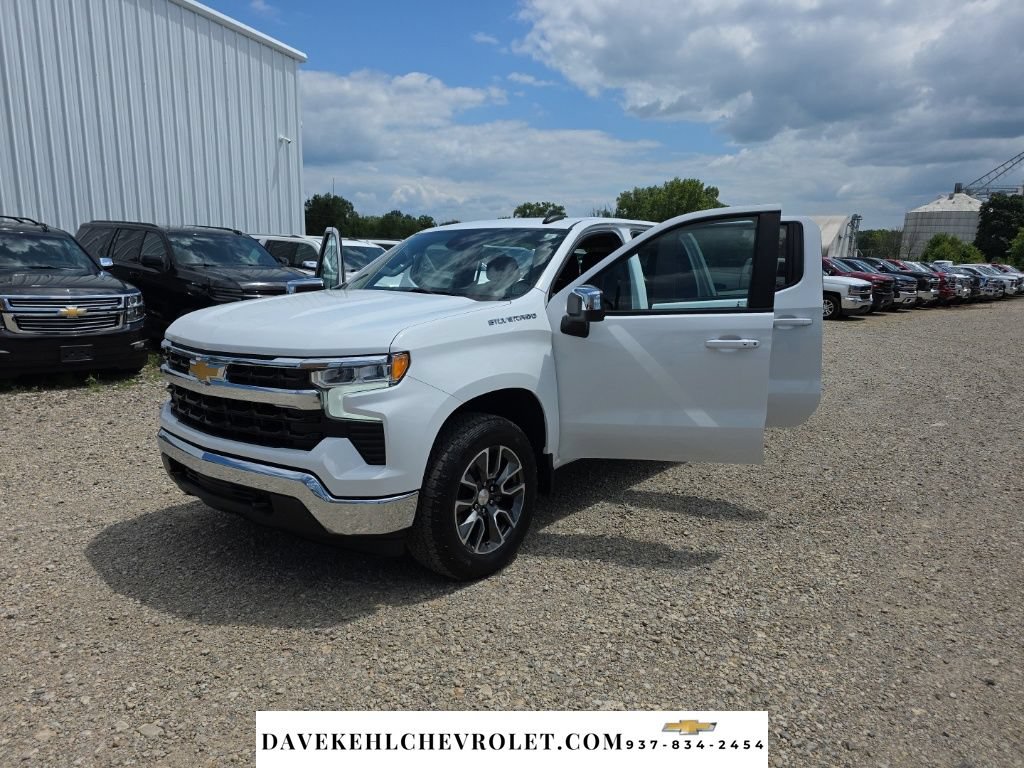 Used 2023 Chevrolet Silverado 1500 LT AWD/4WD image 24
