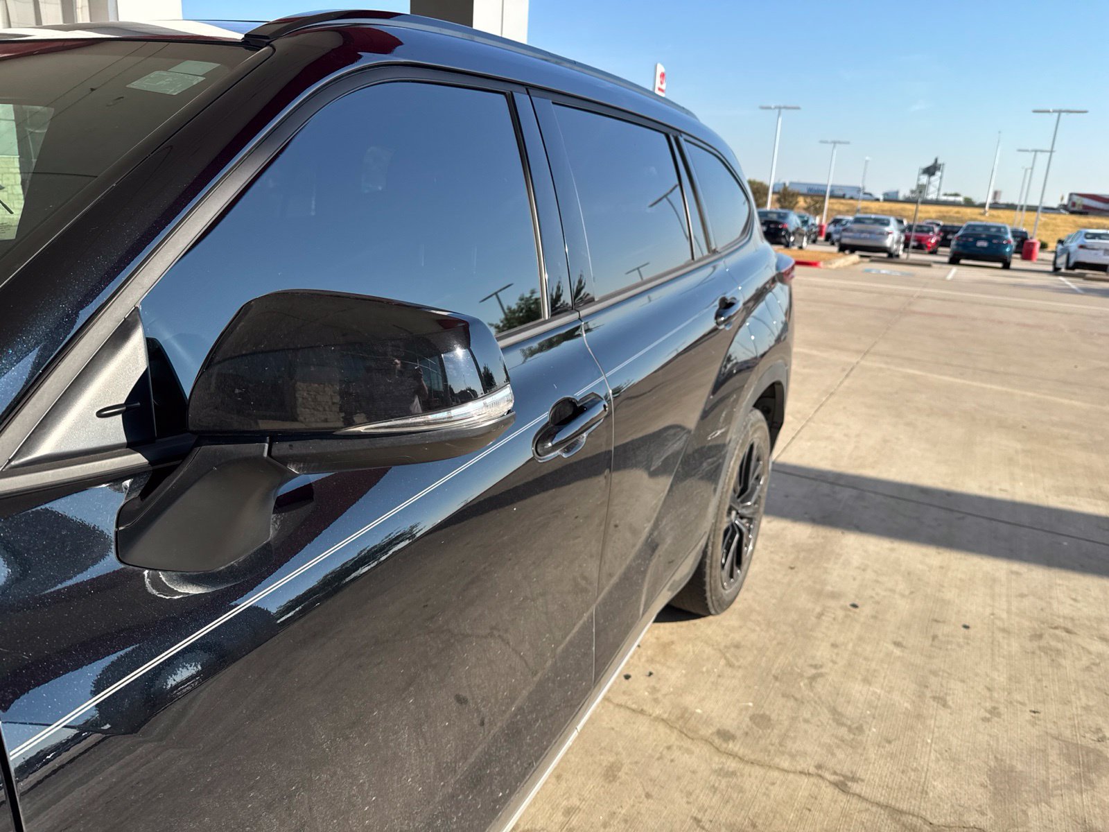 Used 2024 Toyota Highlander XSE FWD image 4