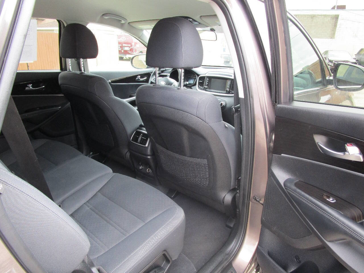 Used 2019 Kia Sorento FWD image 19