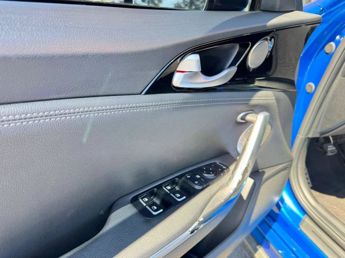 Used 2020 Kia Stinger GT-Line w/ Sun & Sound Package RWD image 11