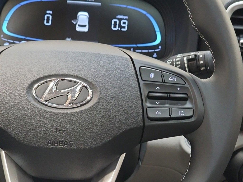 New 2026 Hyundai Venue SEL image 18