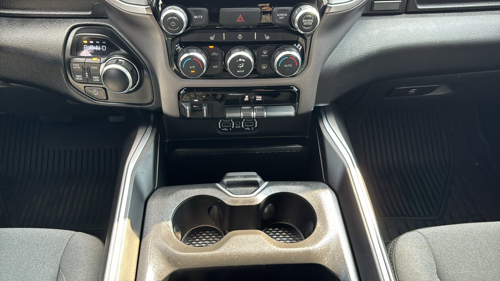 Used 2024 RAM 1500 Big Horn AWD/4WD image 33