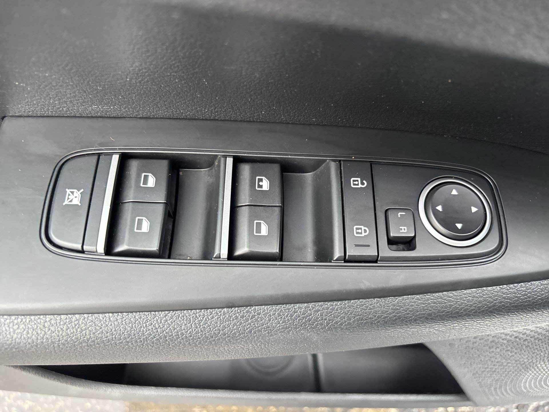 Certified 2024 Kia Forte LXS FWD image 15
