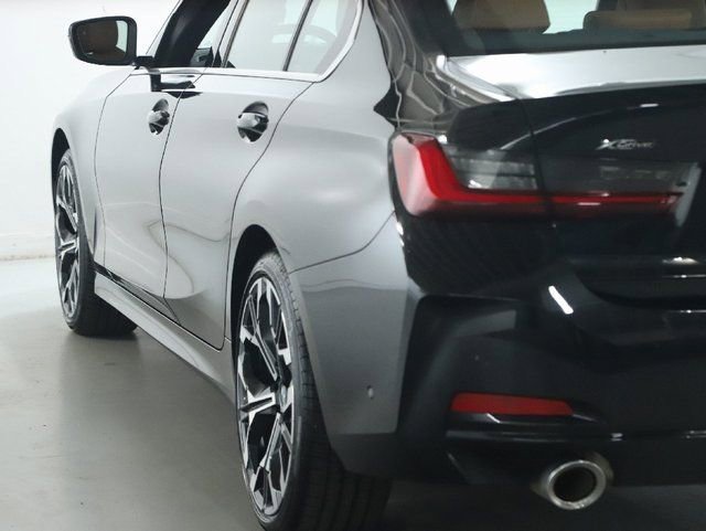 Used 2025 BMW 330i xDrive Sedan AWD/4WD image 45