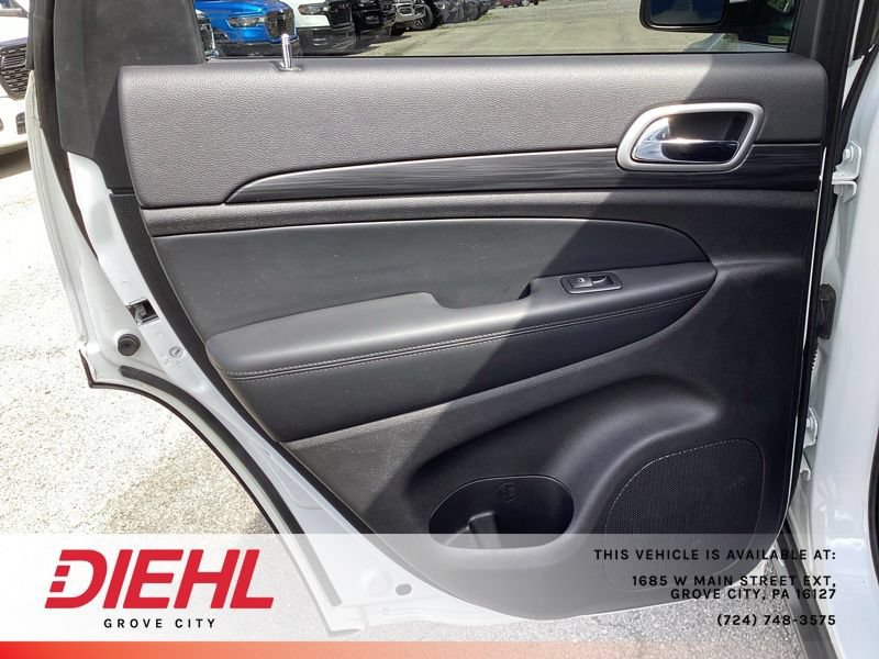 Used 2021 Jeep Grand Cherokee Laredo X AWD/4WD image 17