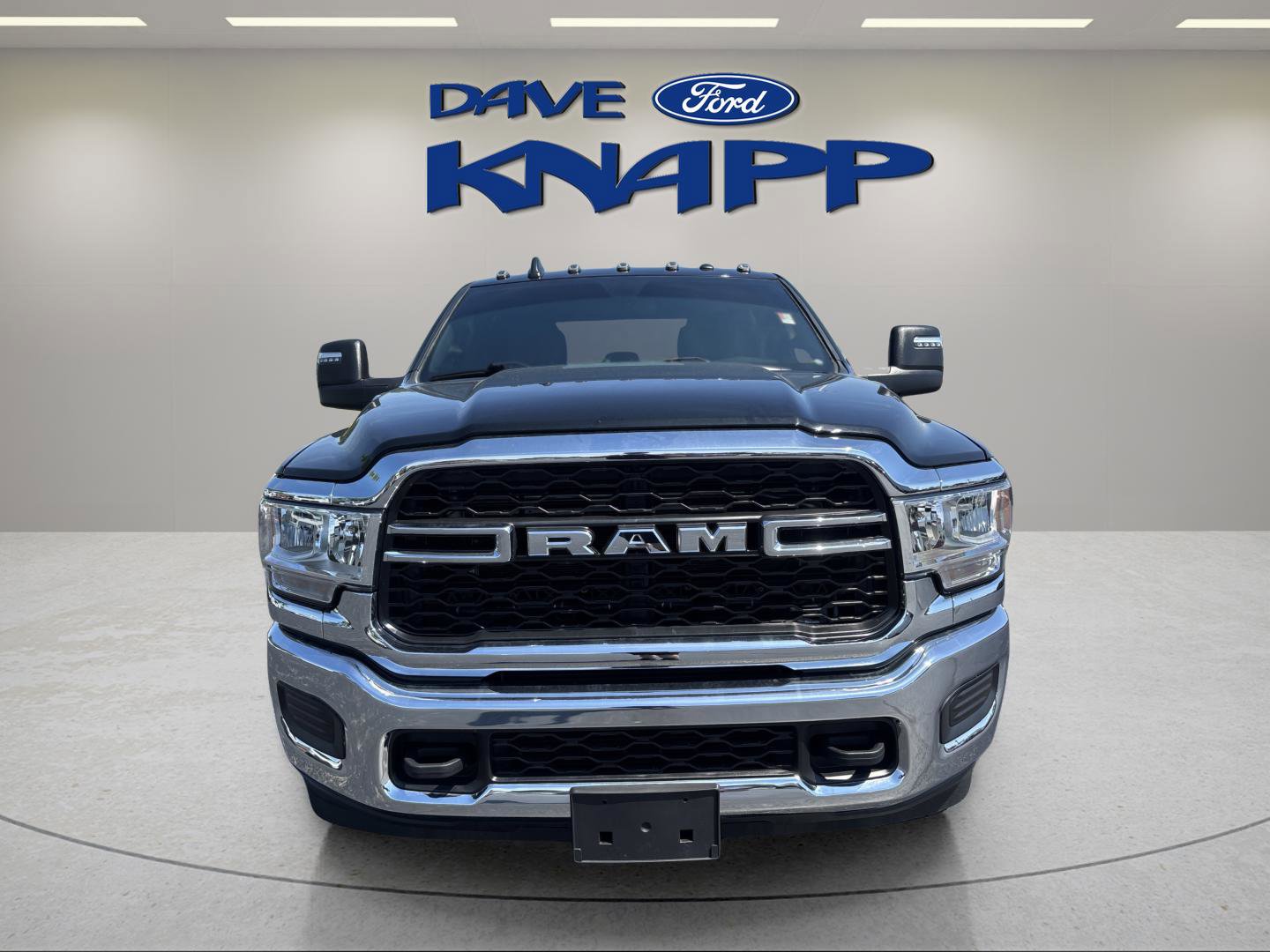 Used 2024 RAM 2500 Tradesman w/ Chrome Appearance Group AWD/4WD image 2