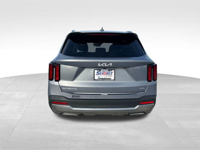 Used 2024 Kia Sorento S image 4