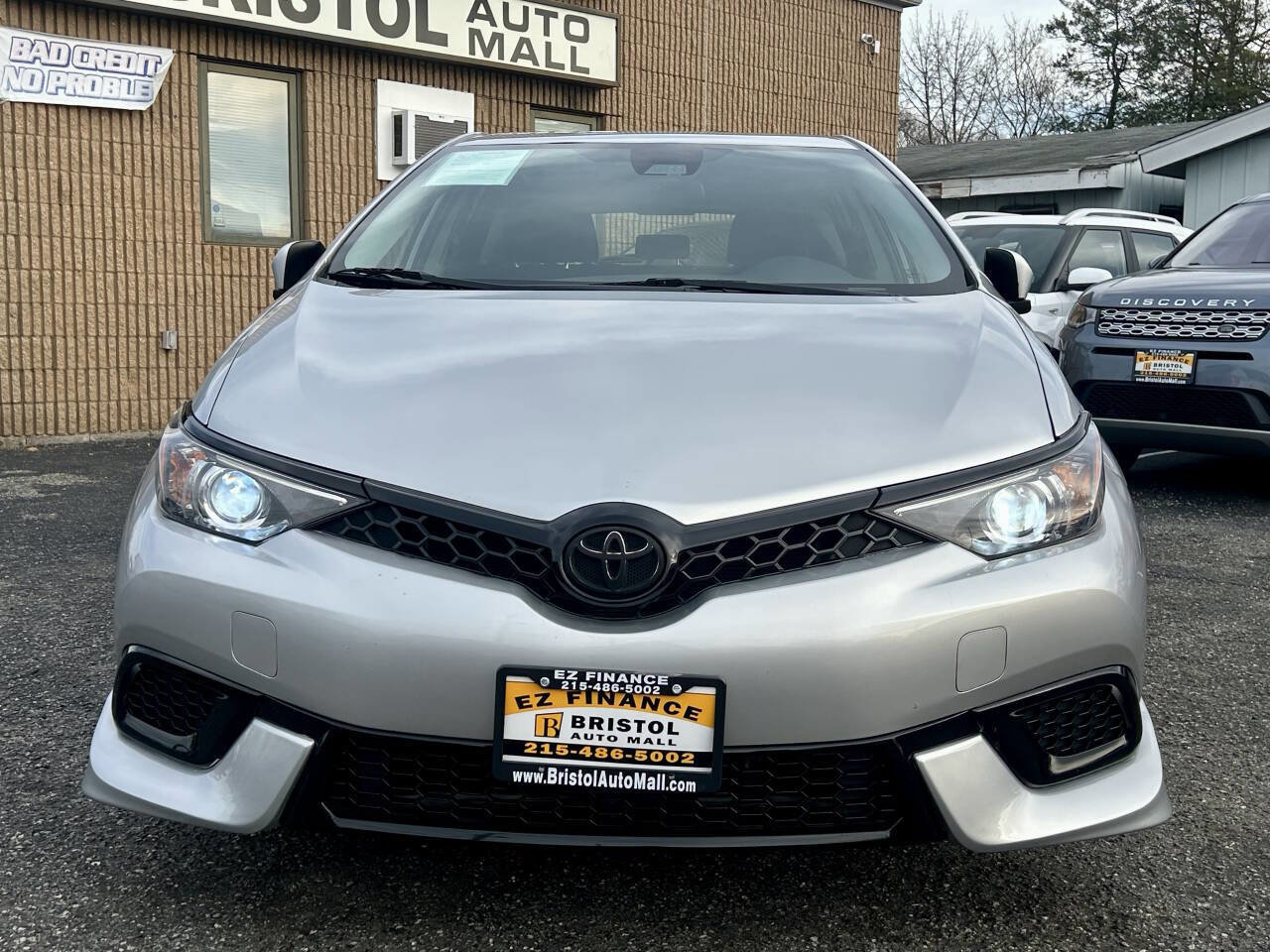 Used 2018 Toyota Corolla iM FWD image 9