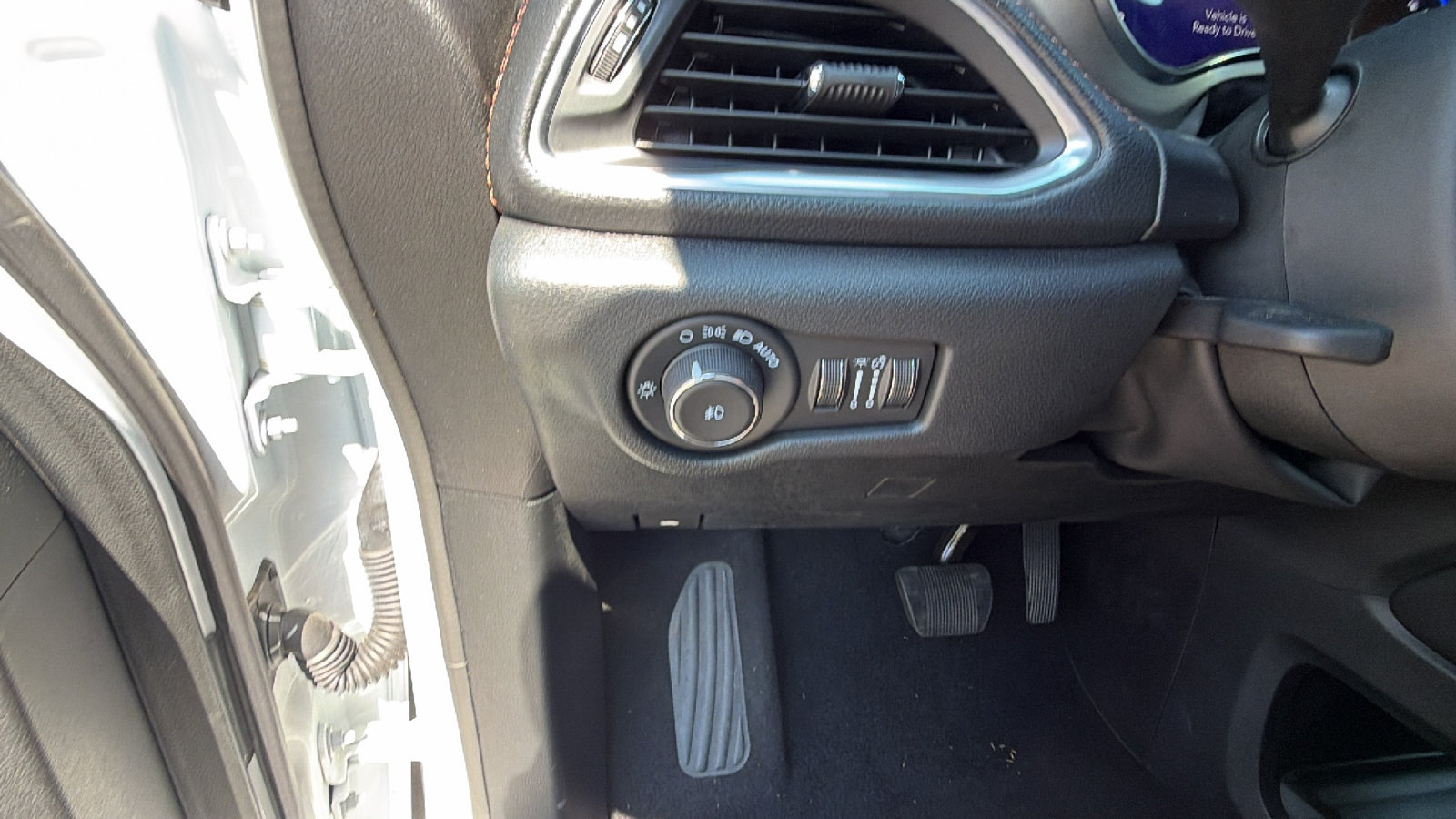Used 2024 Chrysler Pacifica Pinnacle FWD image 25